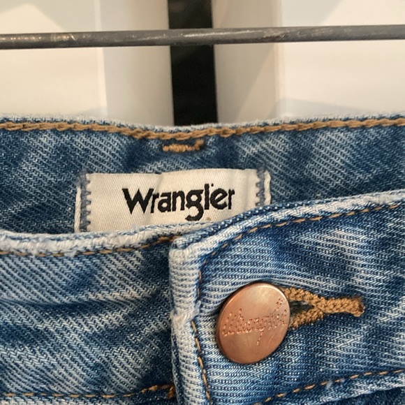 Wrangler High Rise Wide Leg Jeans - Picture 4 of 5